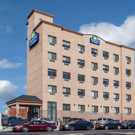 Days Inn & Suites By Wyndham Jamaica Jfk Airport New York Exterior photo