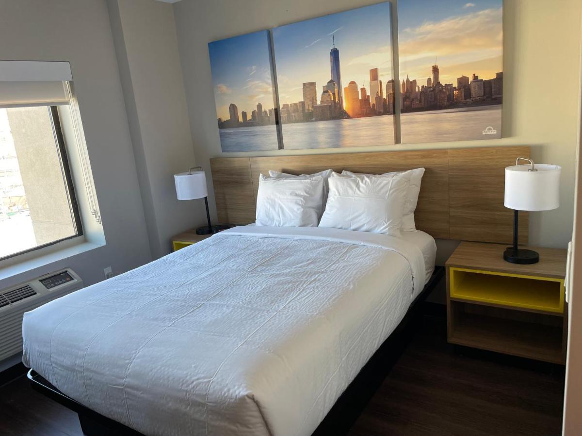Days Inn & Suites By Wyndham Jamaica Jfk Airport New York Exterior photo